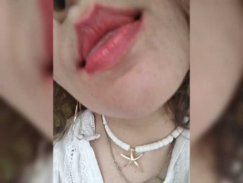 Good-woman webcam model stream image