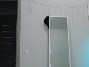 maxi_foxxx webcam chaturbate model stream image