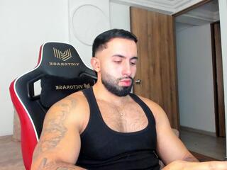 Magnus Wolf webcam model stream image