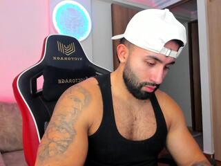 Magnus Wolf webcam model stream image