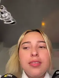 Irisweet_ webcam stripchat model stream image