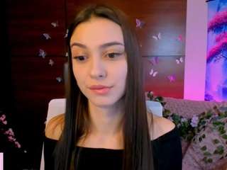 flora-di webcam camsoda model stream image