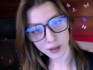 flora-di webcam model stream image
