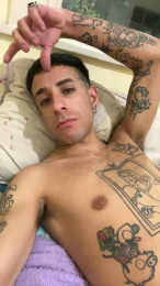 Juicytatts webcam model stream image