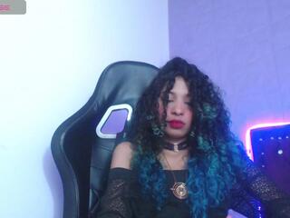 Petite Ariana webcam model stream image