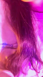 Aloneathome22 webcam model stream image