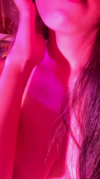 Aloneathome22 webcam model stream image