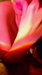 Aloneathome22 webcam model stream image