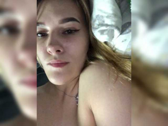 Sweet-legend webcam model stream image