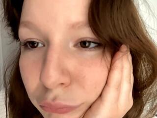 Kira Flourney webcam model stream image