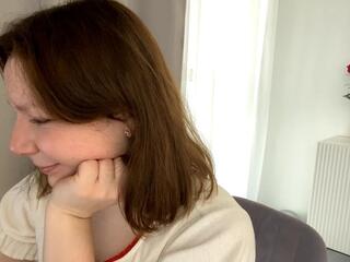 Kira Flourney webcam model stream image