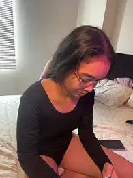 Poli_amor2025 webcam model stream image