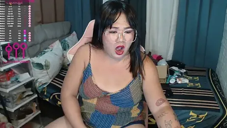 MagnifiCAT_PinayMistress webcam model stream image