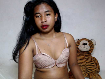 Pauliemarie webcam bongacams model stream image