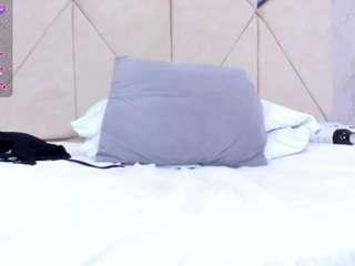 lilitrobins webcam model stream image