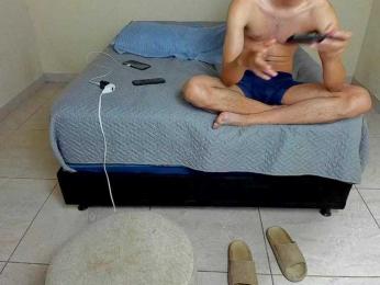 WildDuo_ webcam model stream image