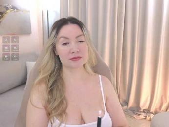 LELEYA webcam bongacams model stream image