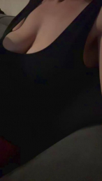mila105 webcam model stream image