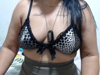 rose-bukaters webcam bongacams model stream image