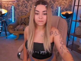 SusieWood webcam model stream image