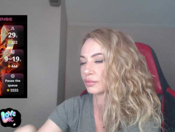 -Cinamon- webcam bongacams model stream image