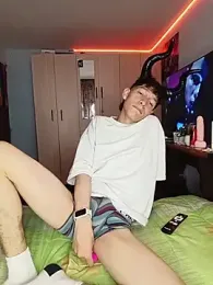 heyy_noah11 webcam model stream image