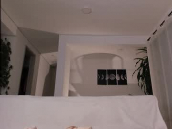 hotay_ webcam model stream image