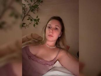 Fantazyorka00 webcam bongacams model stream image