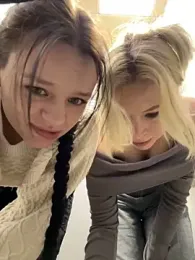Cum_girlss webcam model stream image