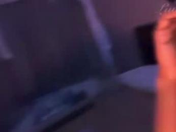 luvvlee webcam model stream image