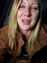 SheIsSomething webcam model stream image