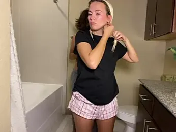 girlfriendmissy webcam stripchat model stream image