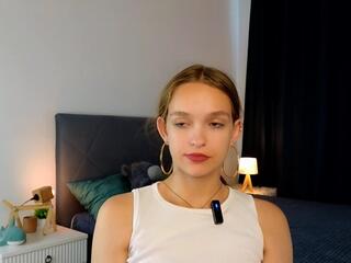 Gwen Gales webcam model stream image