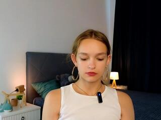 Gwen Gales webcam model stream image