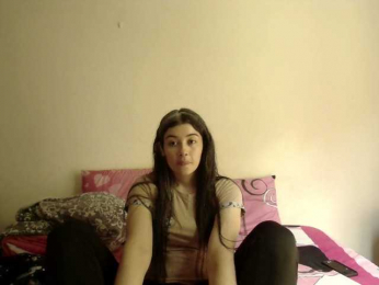EmmaHerby1 webcam model stream image