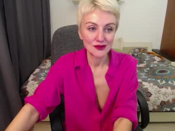 women_pleasures webcam model stream image
