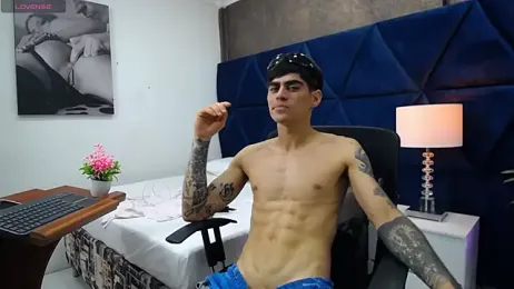 AronMuller_ webcam model stream image