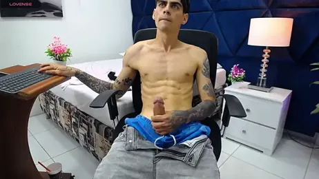 AronMuller_ webcam model stream image