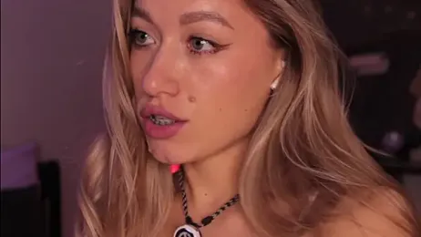 Blondie_Bunny webcam model stream image