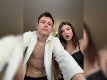 IllyKitaLia webcam model stream image
