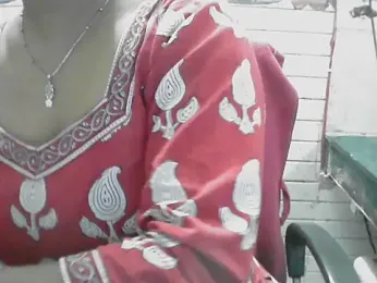 LovingPihu webcam model stream image