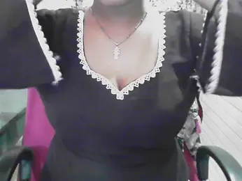 LovingPihu webcam model stream image