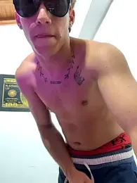 boy_perfect webcam model stream image