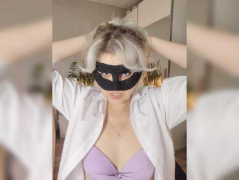 LOVEMENOW webcam model stream image
