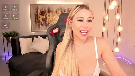 KylieCooper webcam stripchat model stream image