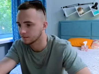 golden_boyyy21 webcam model stream image