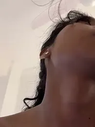 IamCrystal2 webcam model stream image