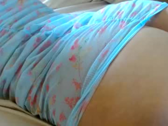 honeygoldenbaddie24 webcam model stream image