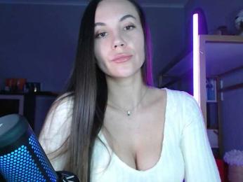 QWEENII webcam bongacams model stream image