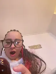 queenlo_xxx webcam model stream image